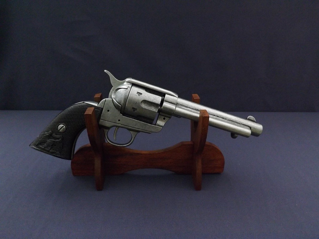 Denix SA REPLIKA REWOLWER PEACEMAKER NA STOJAKU MODEL 1108G+801 1108G+801