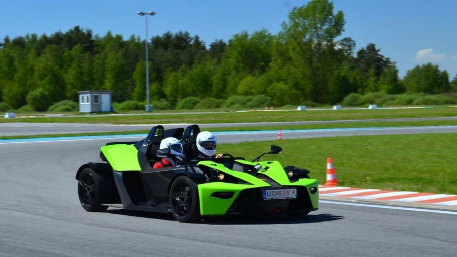 Jazda Ferrari i KTM X-BOW - kierowca - Poznań Główny - 4 okrążenia JFKTMP4