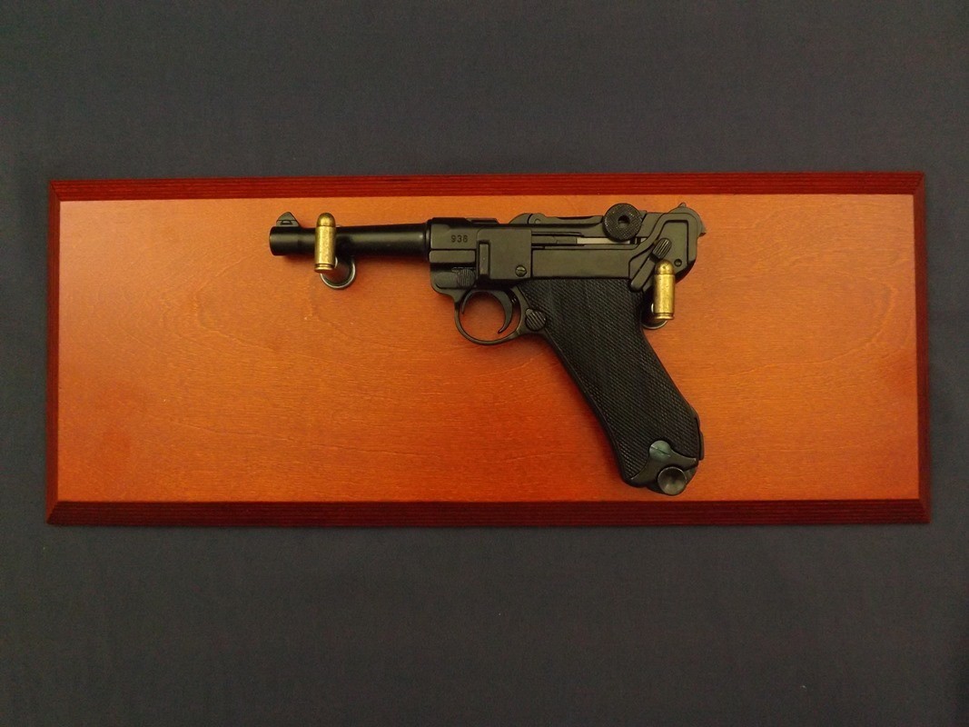 Denix SA REPLIKA LUGER P08 PARABELLUM NA TABLO MODEL 1143+TM+35 1143+TM+35