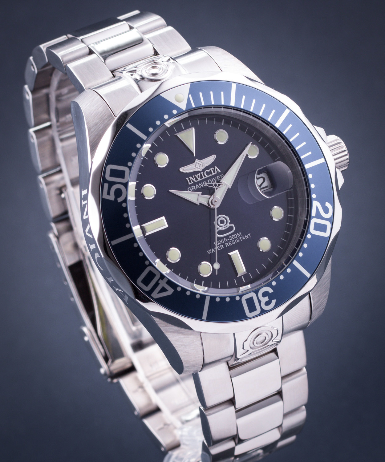 Invicta 3045