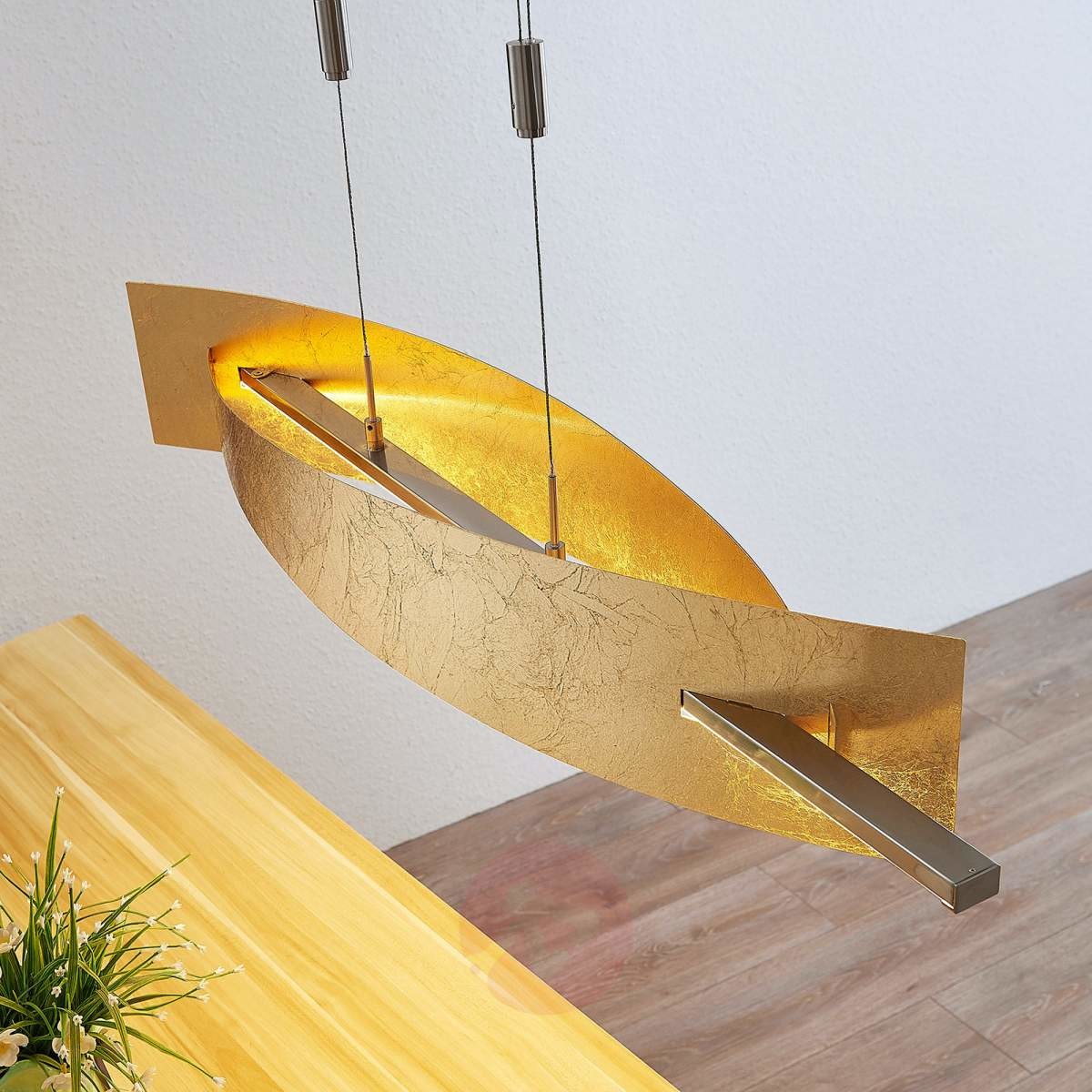 Lampenwelt COM Lampa wisząca LED Marija, pionowa osłona, złota