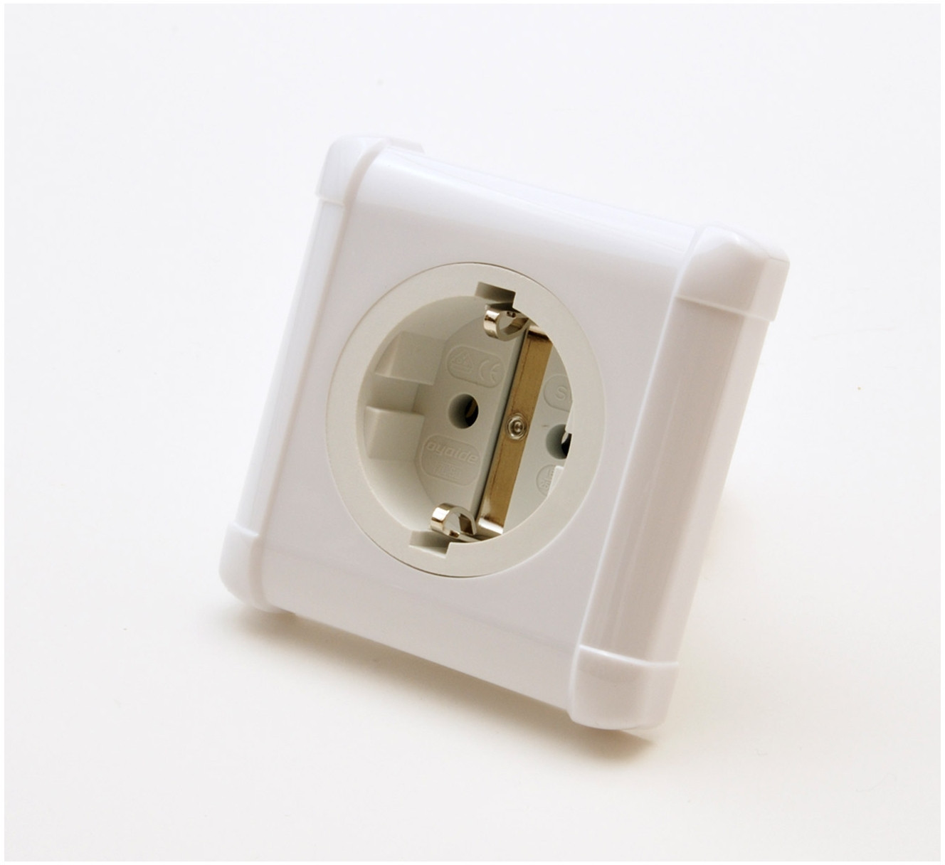 Oyaide SWD-XXX-E Gniazdo sieciowe ścienne