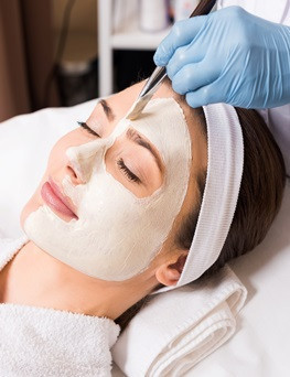 Pielęgnacja twarzy  Niepołomice P0006831