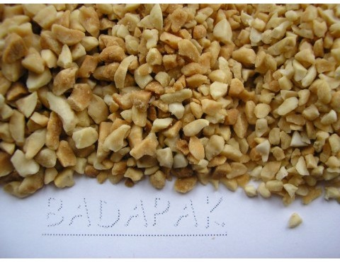 BadaPak Orzechy ziemne krojone 1/3 arachidowe (kostka 1 do 3 mm) 5 kg
