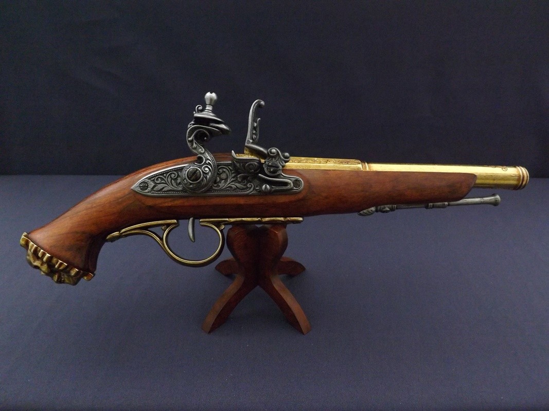 Denix SA REPLIKA PIRACKI PISTOLET SKAŁKOWY NA STOJAKU MODEL 1103L+800 1103L+800