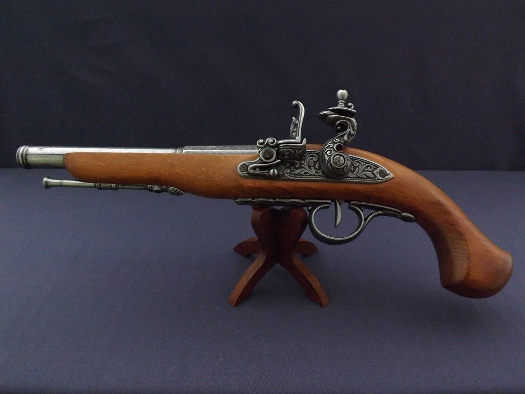 Denix SA REPLIKA PIRACKI PISTOLET NA STOJAKU MODEL 1129G+800 1129G+800