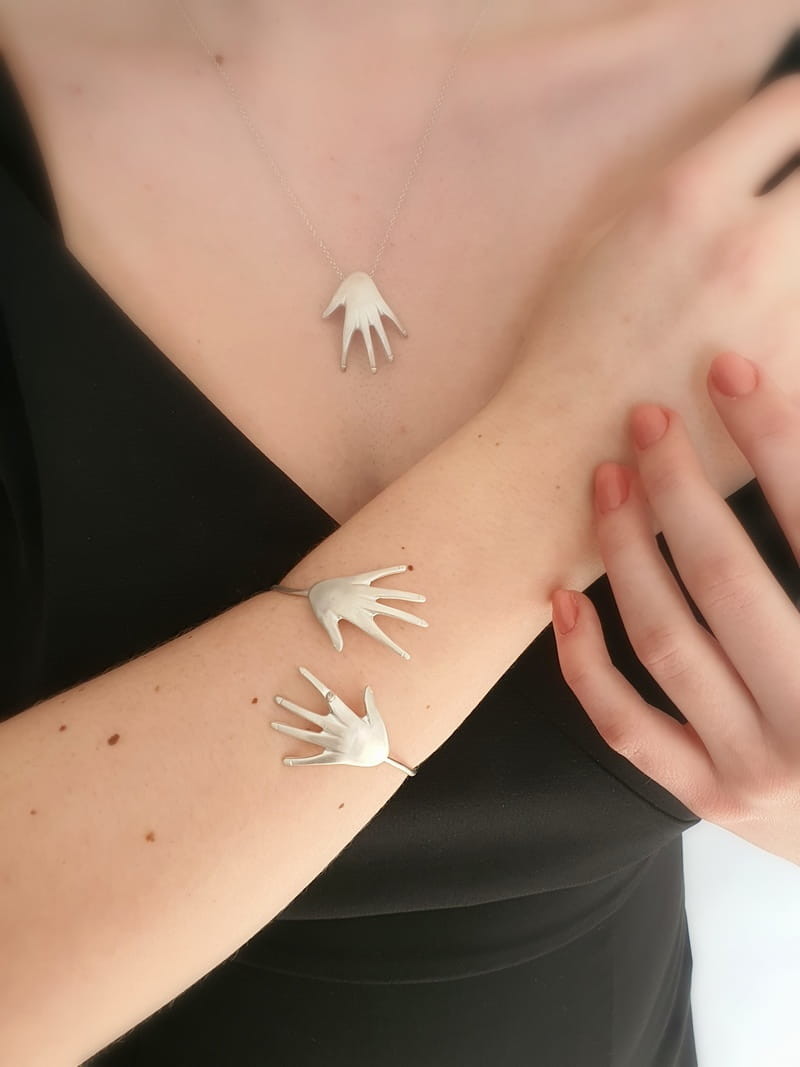 Venus Galeria Srebrna bransoletka z dłońmi - Czuły uścisk II