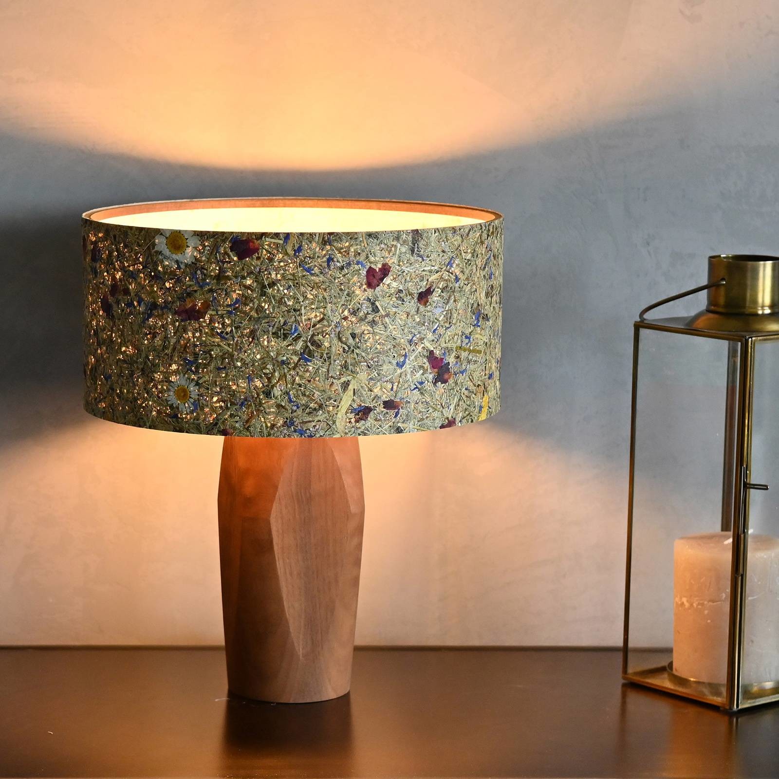 LeuchtNatur LeuchtNatur Pura lampa stołowa LED orzech/łąka
