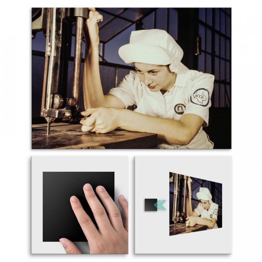 Pix4home Plakat metalowy kobieta w fabryce M POS-M-00961