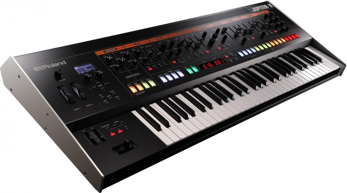 Roland Jupiter X Syntezator