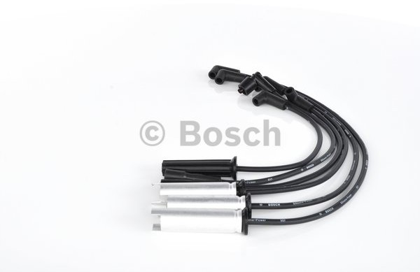 BOSCH Komplet przewodów zapłonowych 0 986 356 739