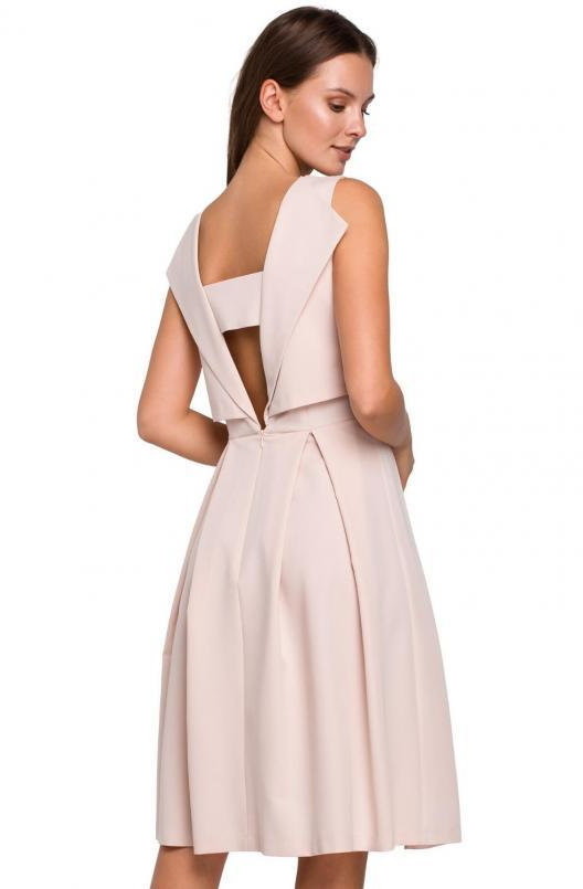 SukienkiShop Elegancka rozkloszowana sukienka eksponująca plecy - SukienkiShop