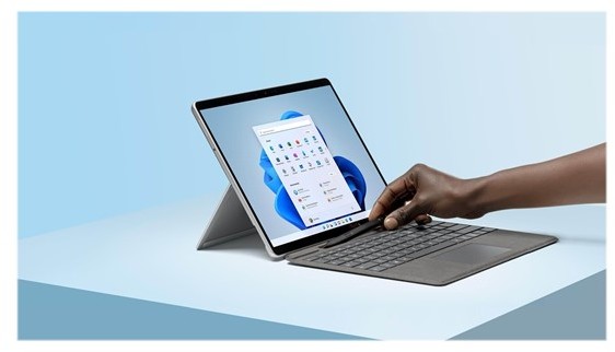 Microsoft Surface Pro Signature Keyboard - keyboard - with touchpad accelerometer Surface Slim Pen 2 storage and charging tray - QWERTZ - German - platinum - with Slim Pen 2 - Klawiatury - Niemcy - Sz 8X8-00065