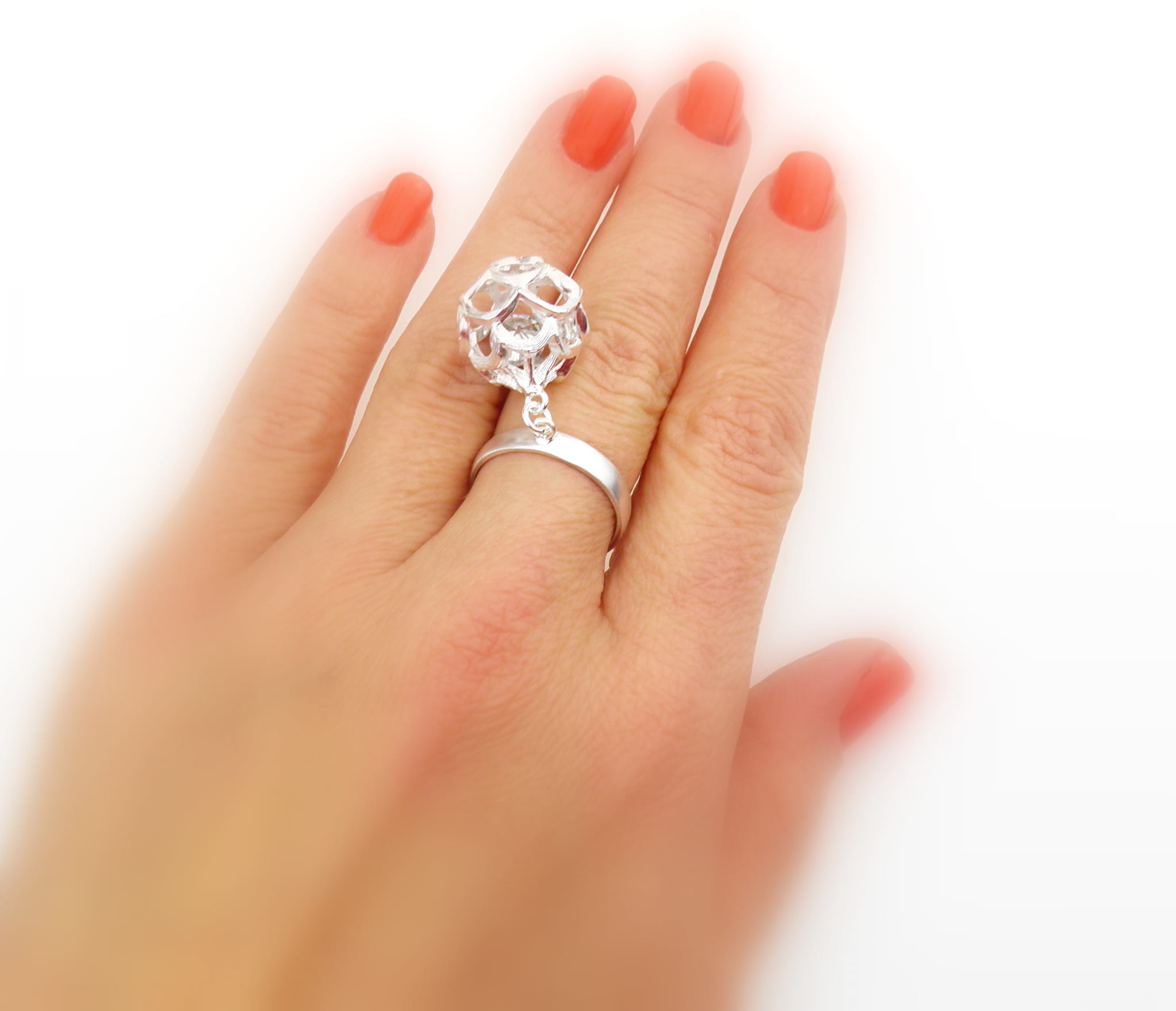 Venus Galeria Ażurowa kula biała z cyrkonią - pierścionek regulowany