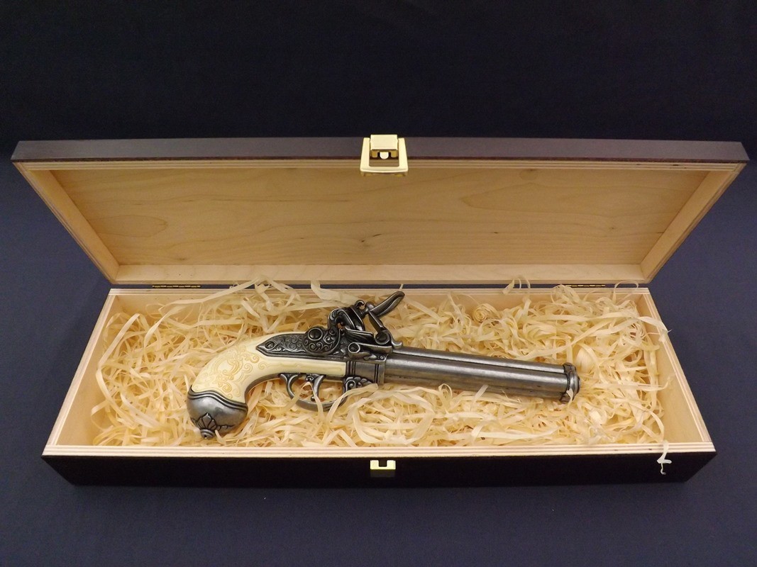 Denix SA REPLIKA WŁOSKI PISTOLET TRZYLUFOWY W PUDEŁKU MODEL 1016G+P02 1016G+P02