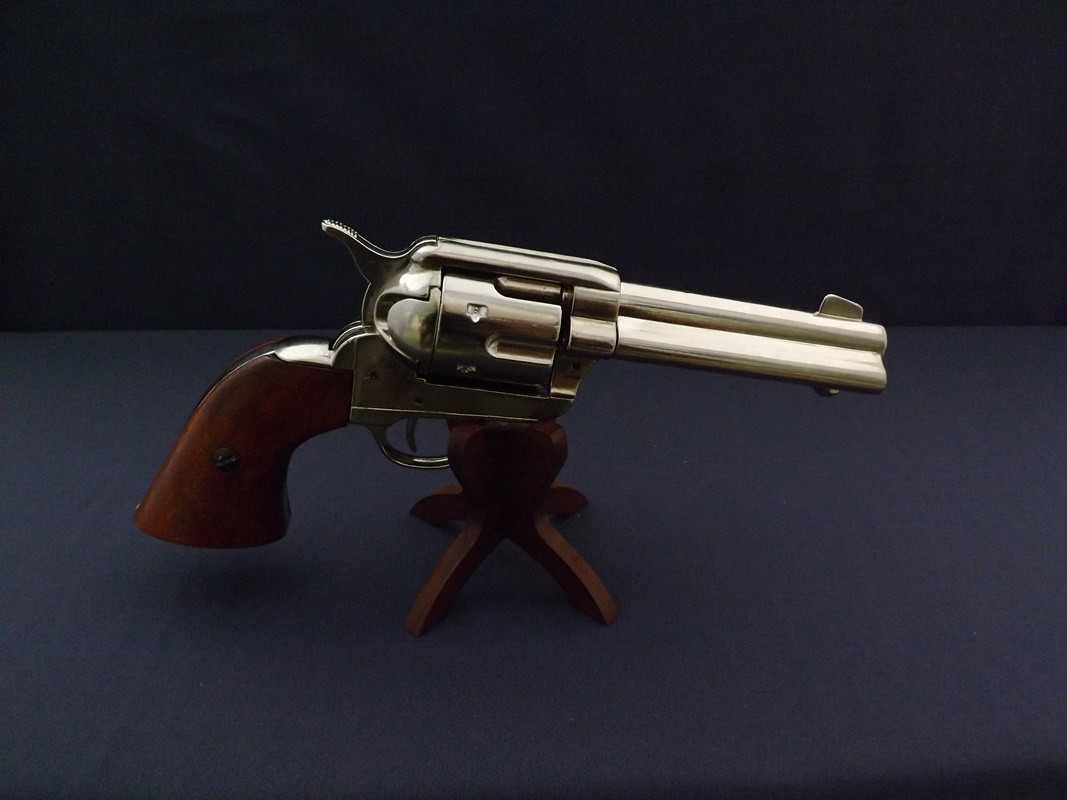 Denix SA REPLIKA REWOLWER PEACEMAKER NA STOJAKU MODEL 1186NQ+800 1186NQ+800