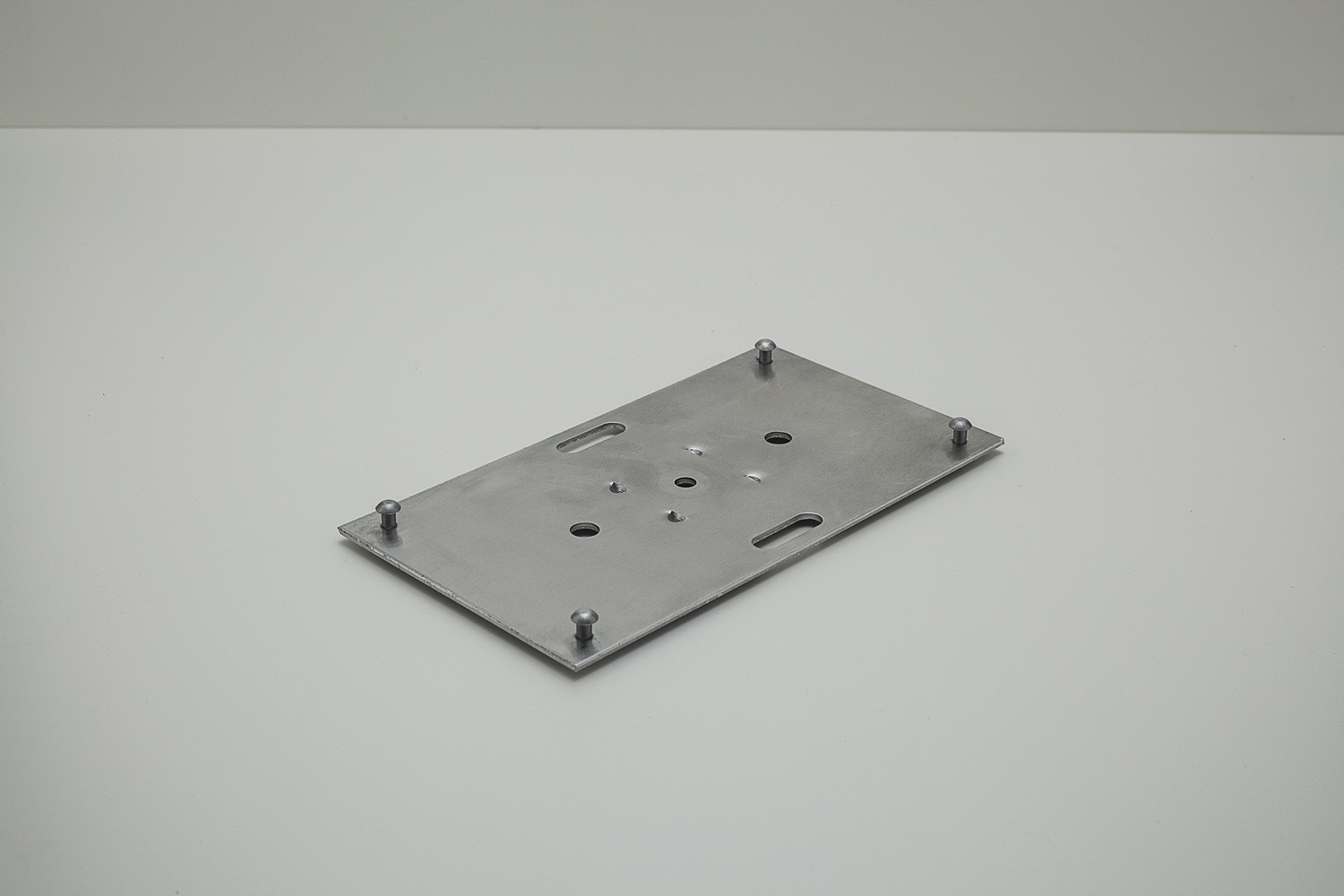 Blacha montażowa do stelaża pod mufę