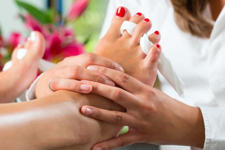 Pedicure SPA z malowaniem Bydgoszcz P0001522