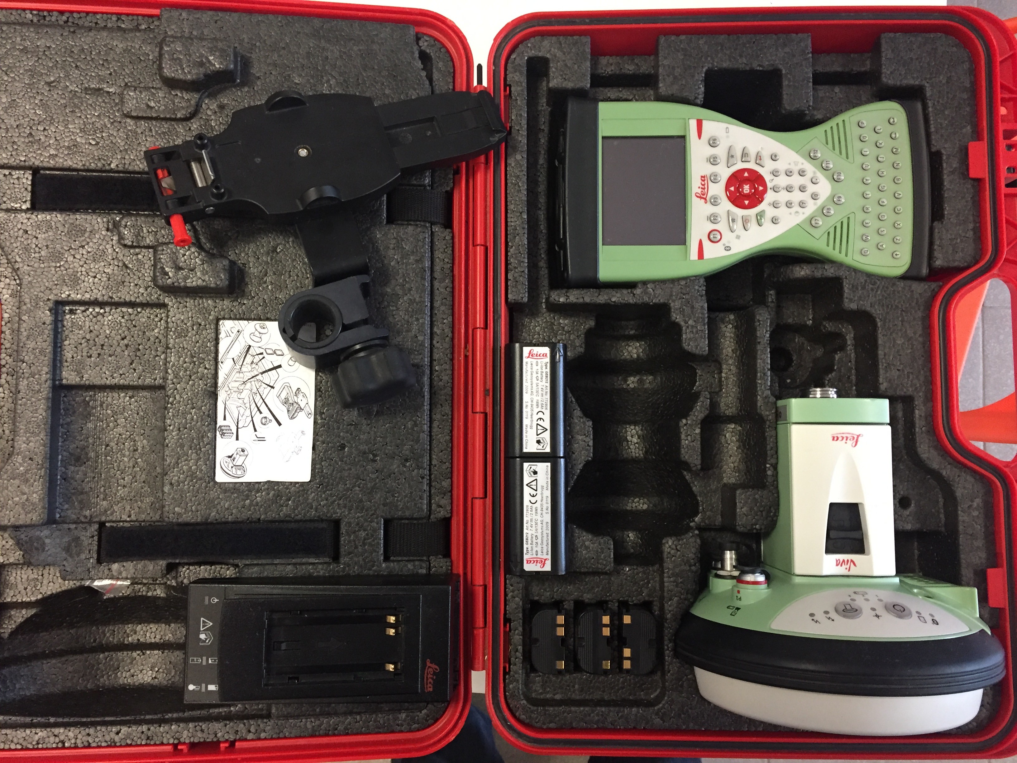 Leica Odbiornik GNSS Leica GS15 z Kontrolerem CS15