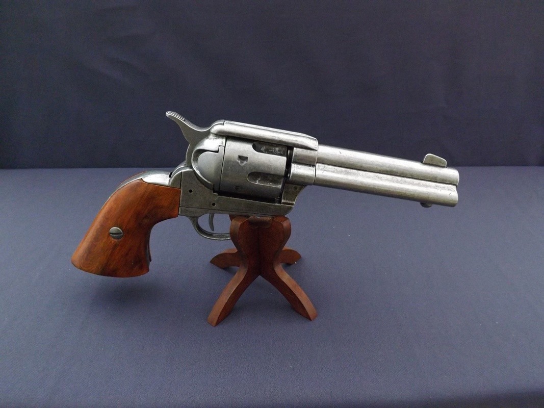 Denix SA REPLIKA REWOLWER PEACEMAKER NA STOJAKU S.COLT MODEL 1186G+800 1186G+800