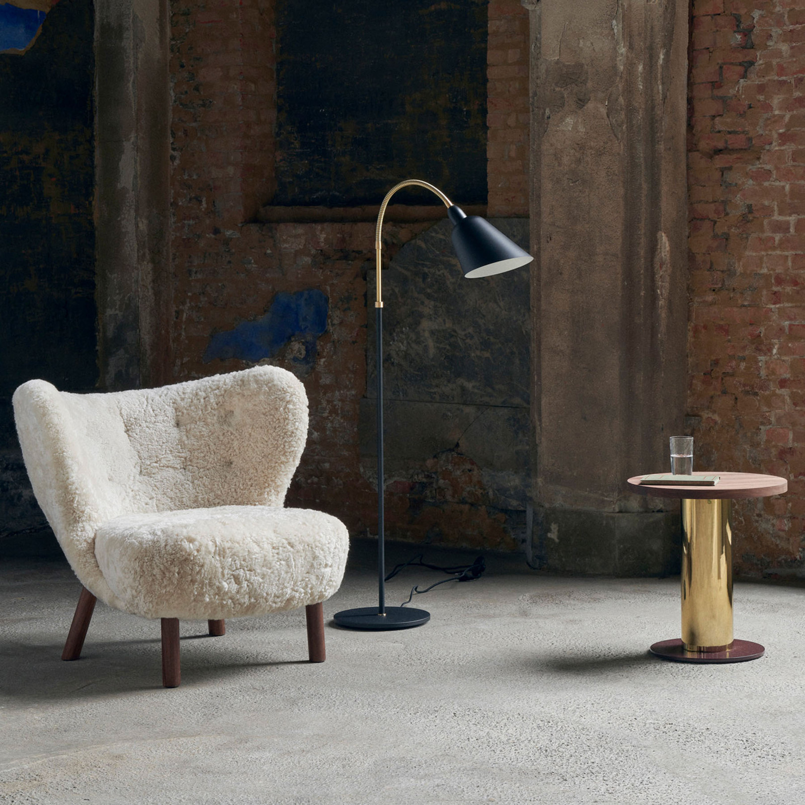 &TRADITION AndTradition Bellevue AJ7 stojąca czarna/mosiądz