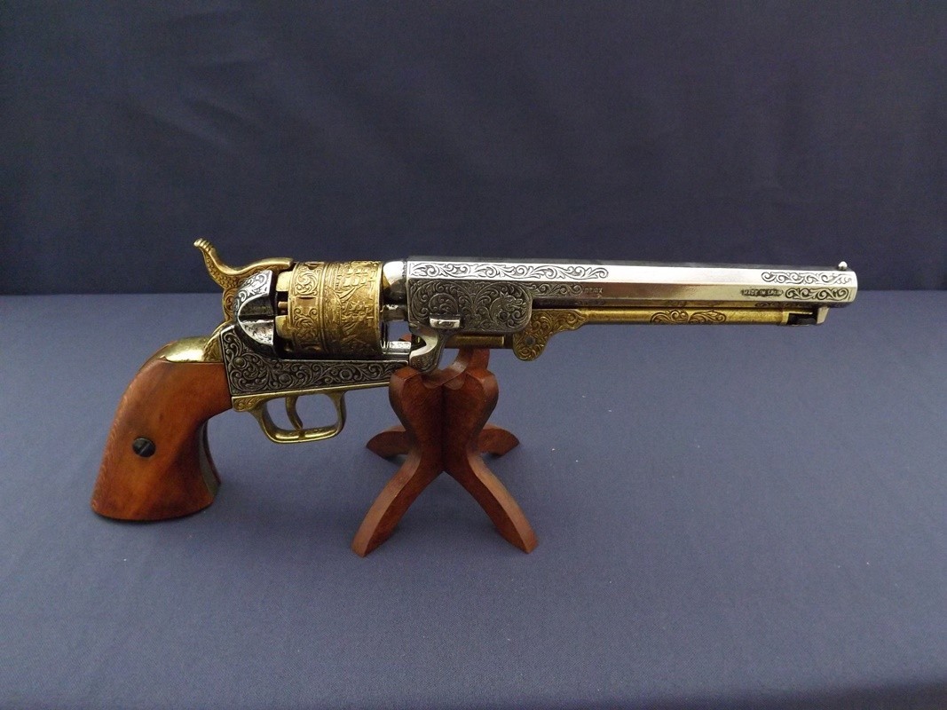Denix SA REPLIKA REWOLWER KAWALERII USA, S.Colt NA STOJAKU MODEL 1040L+800 1040L+800
