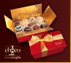 Chocobox Pralinki-w-dużym-czerwonym-kuferku