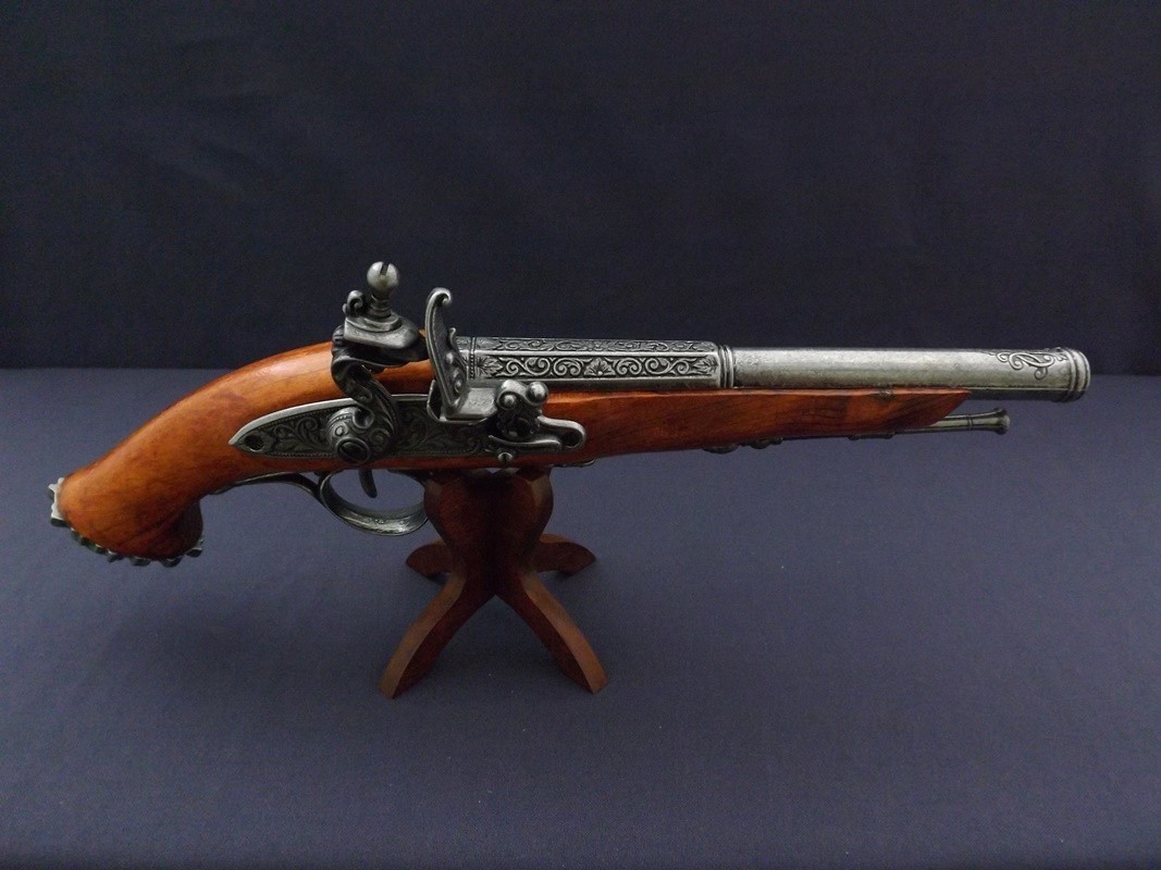 Denix SA REPLIKA PIRACKI PISTOLET SKAŁKOWY NA STOJAKU MODEL 1103G+800 1103G+800