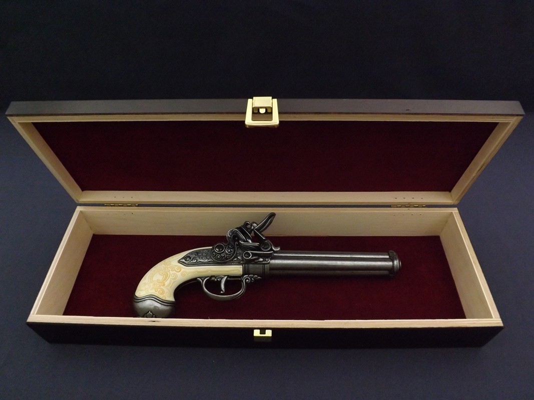 Denix SA REPLIKA WŁOSKI PISTOLET TRZYLUFOWY W PUDEŁKU MODEL 1016G+P01 1016G+P01