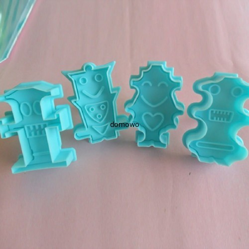 PLASTIKOWE FOREMKI WYKRAWACZE 4 szt ROBOTY