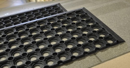 AŻUROWE NAKŁADKI TREPY NA SCHODY 26x80cm GUMOWE PLASTER MIODU