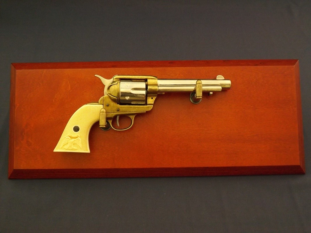Denix SA REPLIKA REWOLWERU PEACEMAKER S.COLT NA TABLO MODEL 1108L+TM+35 1108L+TM+35
