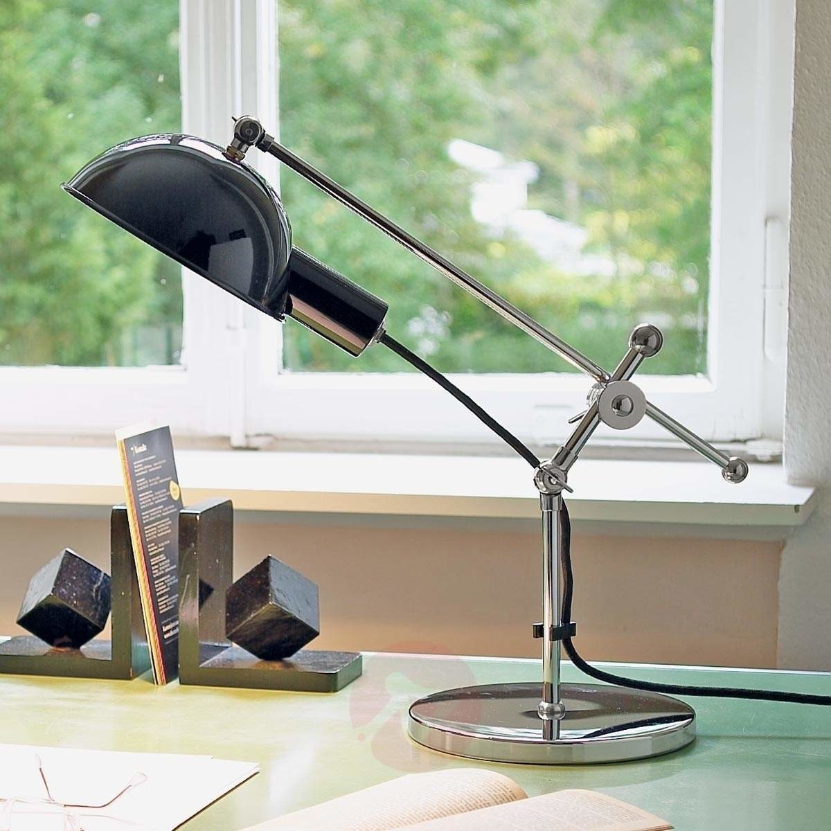TECNOLUMEN Lampa stołowa z roku 1927 Chromowane przeguby