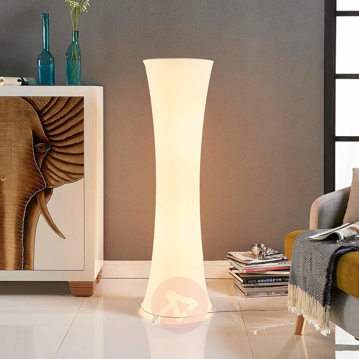 LINDBY Tekstylna lampa stojąca Liana o wklęsłej formie