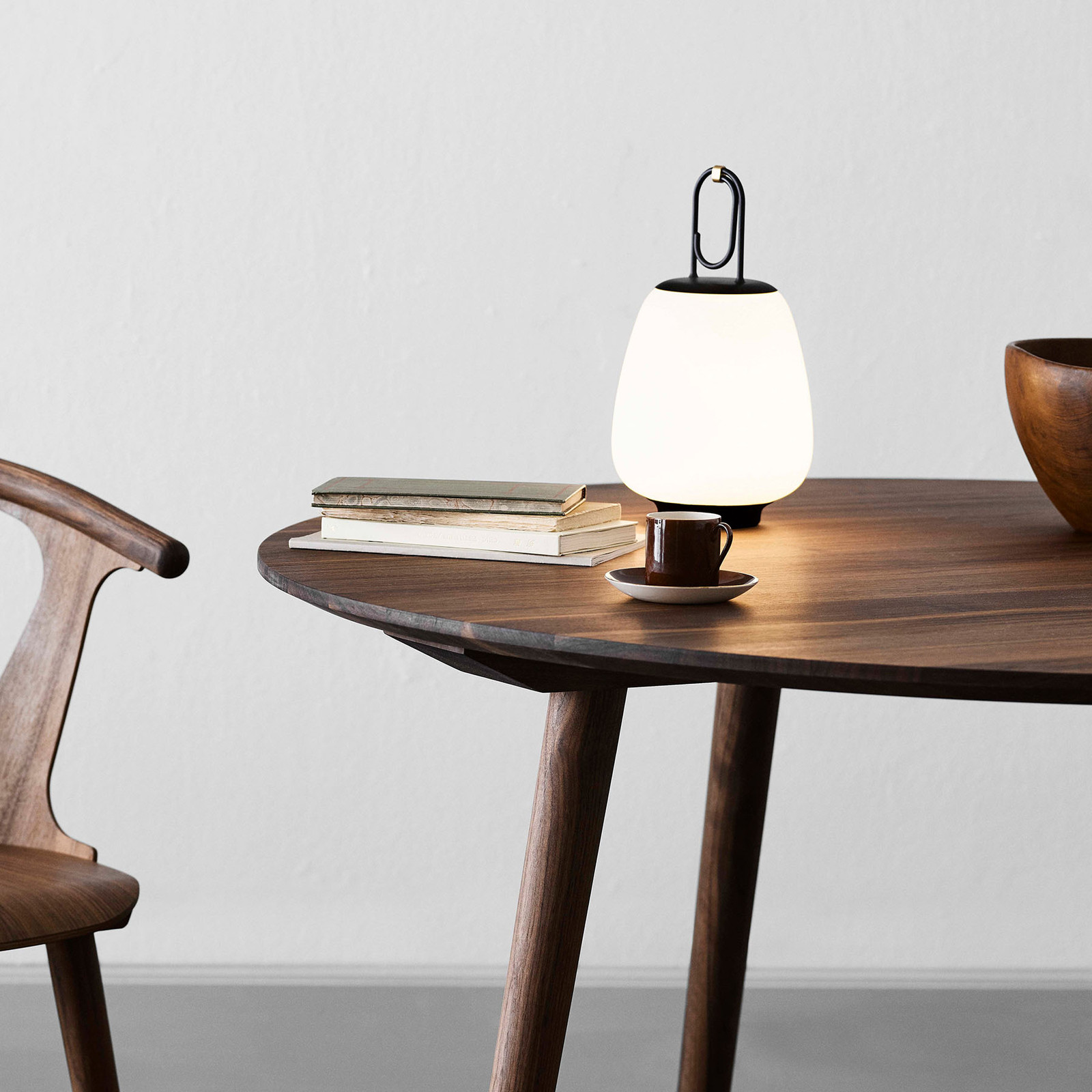 &TRADITION AndTradition Lucca SC51 lampa stołowa IP44 czarna