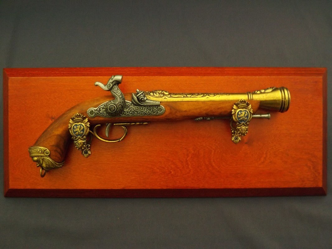 Denix SA REPLIKA WŁOSKI PISTOLET SKAŁKOWY NA TABLO MODEL 1104L+TM+23 1104L+TM+23