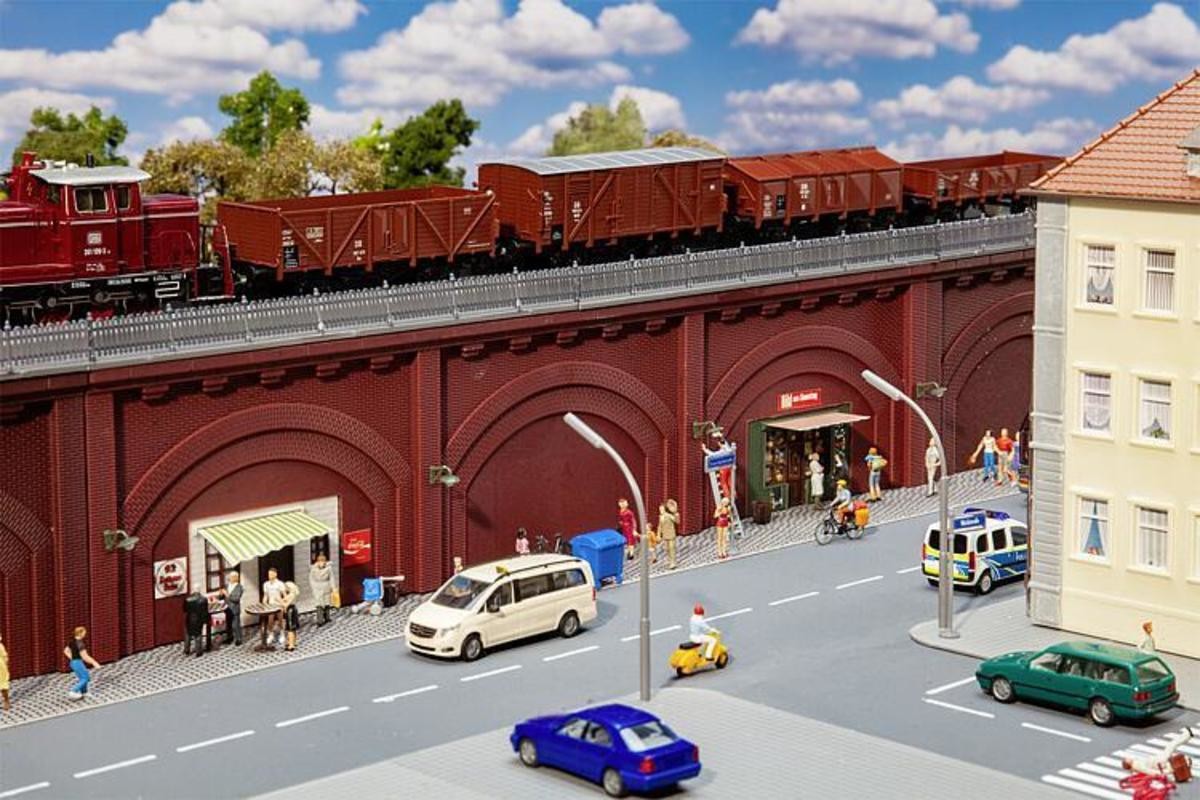 Faller Arkady ze sklepami 120572