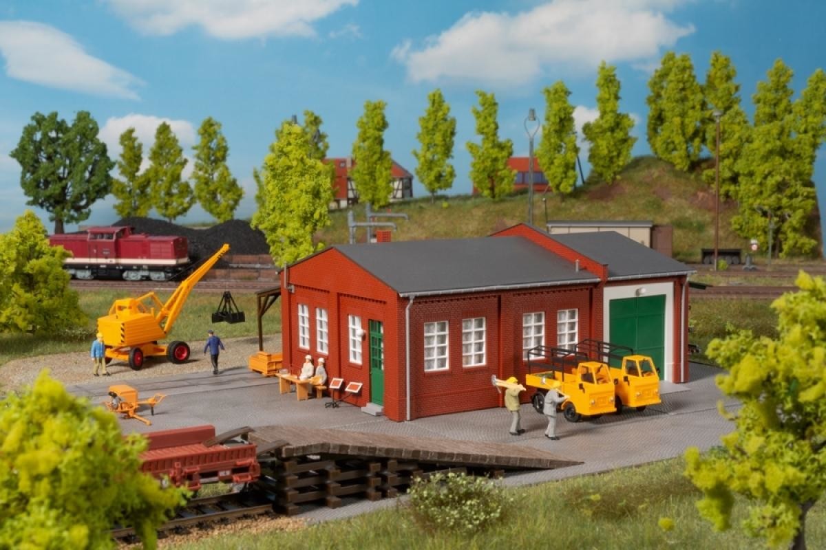 Auhagen Biuro utrzymania kolei wraz z rampą 11462