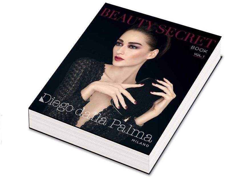 Diego Dalla Palma Beauty Secret Book Vol.1 zestaw Purple Eyeshadow Palette 4x1.6g + Ciglione Lash Booster Mascara Black 11ml + Eye Pencil 01 Black 1.1g + Matt Lipstick nr 162 3.4g + Smalto Mauve Me + kosmetyczka