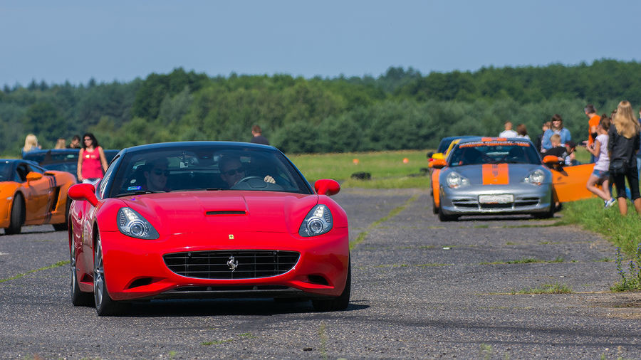 Jazda Ferrari California - kierowca - Poznań Główny - 1 okrążenie JFCP1