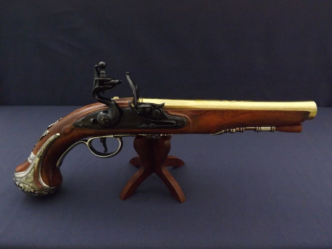Denix SA REPLIKA PISTOLET GEN.WASHINGTONA NA STOJAKU MODEL 1228+800 1228+800
