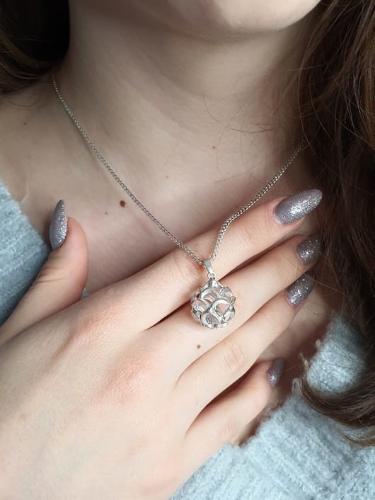 Venus Galeria Wisiorek srebrny  - Ażurowa kula z cyrkonią