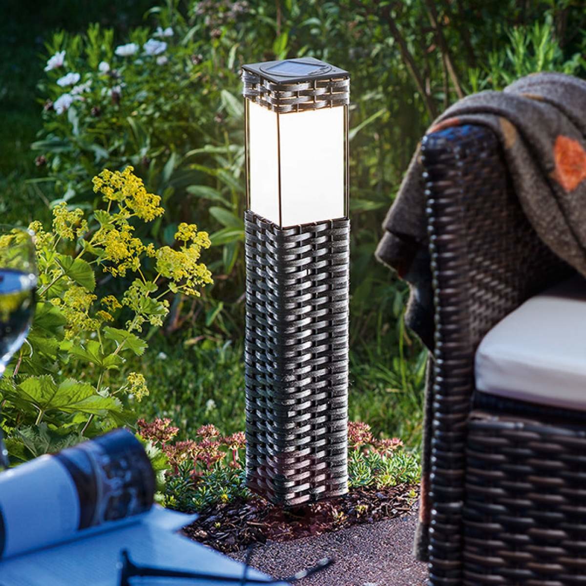 Esotec Solarna lampa stojąca LED Rattan, uniwersalna biel