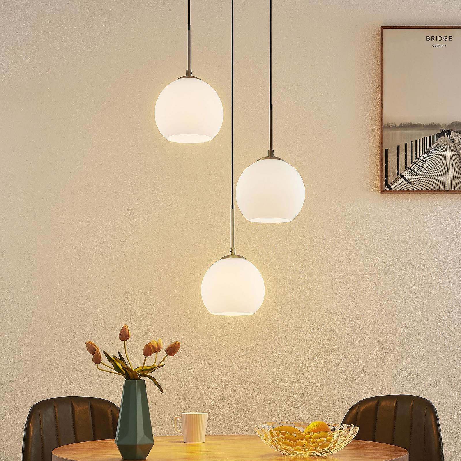 Lindby Jurian lampa wisząca opal nikiel 3-pkt.