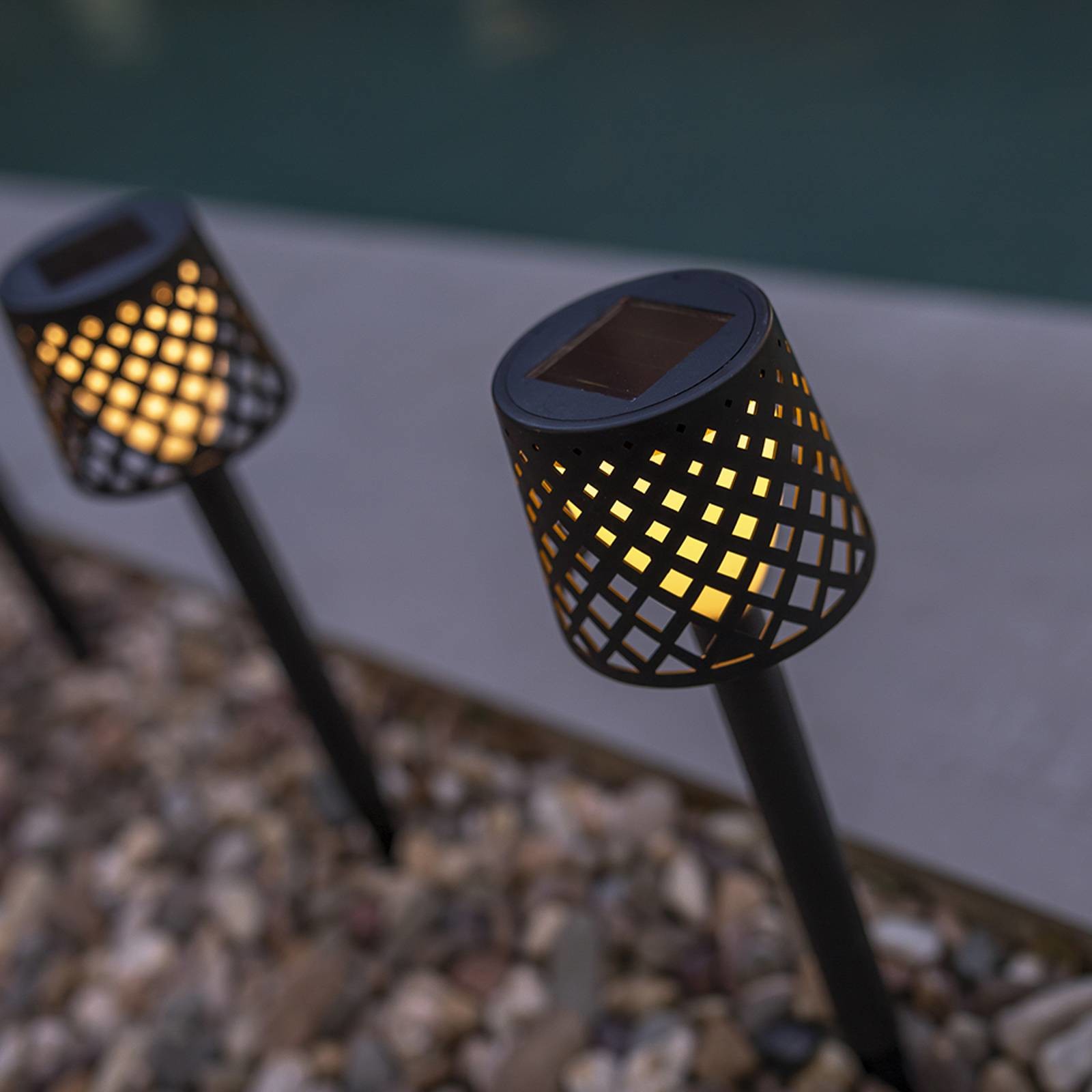 NewGarden Gretita lampa solarna LED, czarna