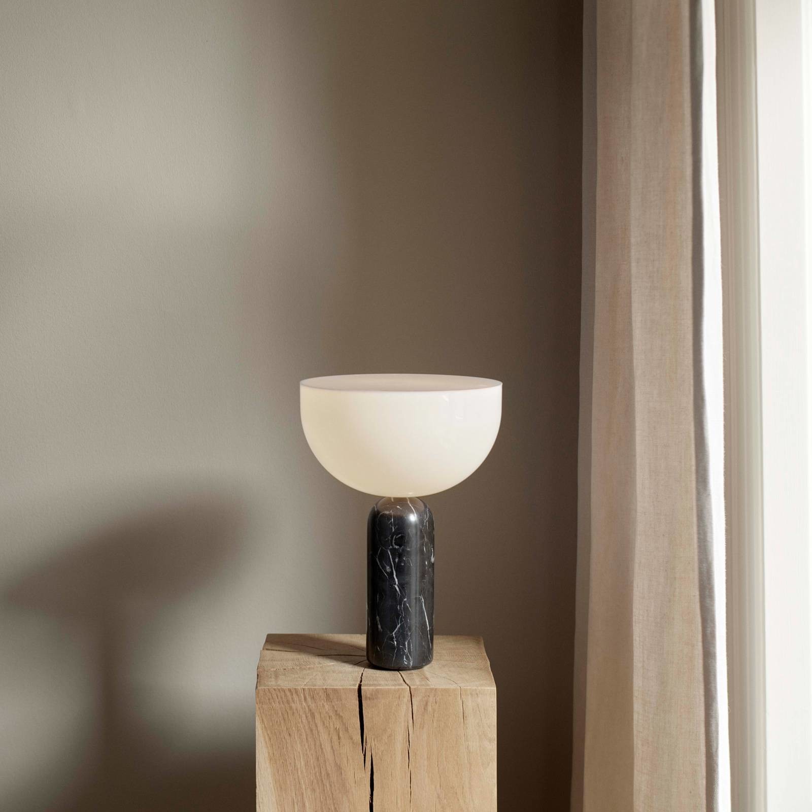 NEW WORKS New Works Kizu Small lampa stołowa, czarna