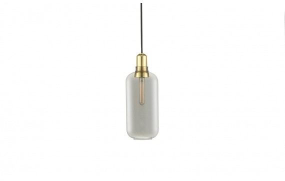 Normann Copenhagen Lampa wisząca Amp 502166 przydymiona oprawa w stylu nowoczesnym 502166