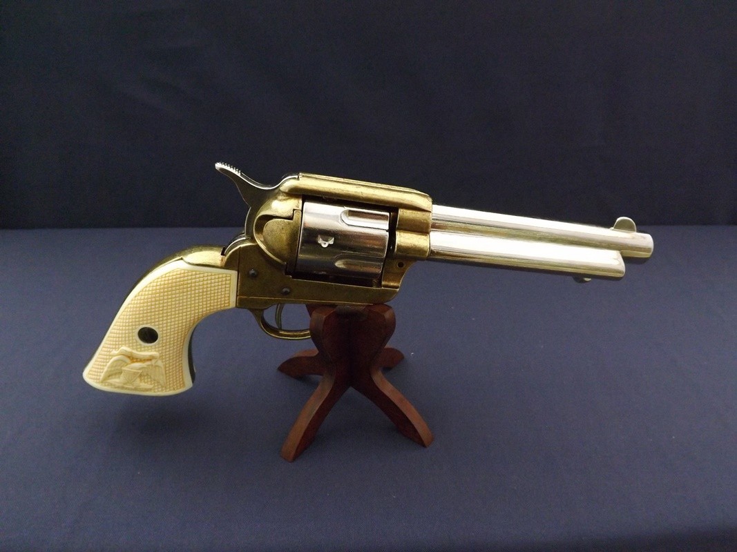 Denix SA REPLIKA REWOLWER PEACEMAKER S.COLT NA STOJAKU MODEL 1108L+800 1108L+800