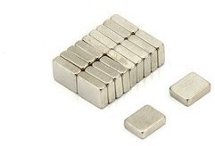 first4magnetsTM first4magnets mod3  20 wyciągnąć N45 magnesy neodymowe  0,5 kg, opakowanie z 20, metalowy, srebrny, 5 X 4 X 1,5 MM grubości, 25 x 10 x 3 cm MOD3-20