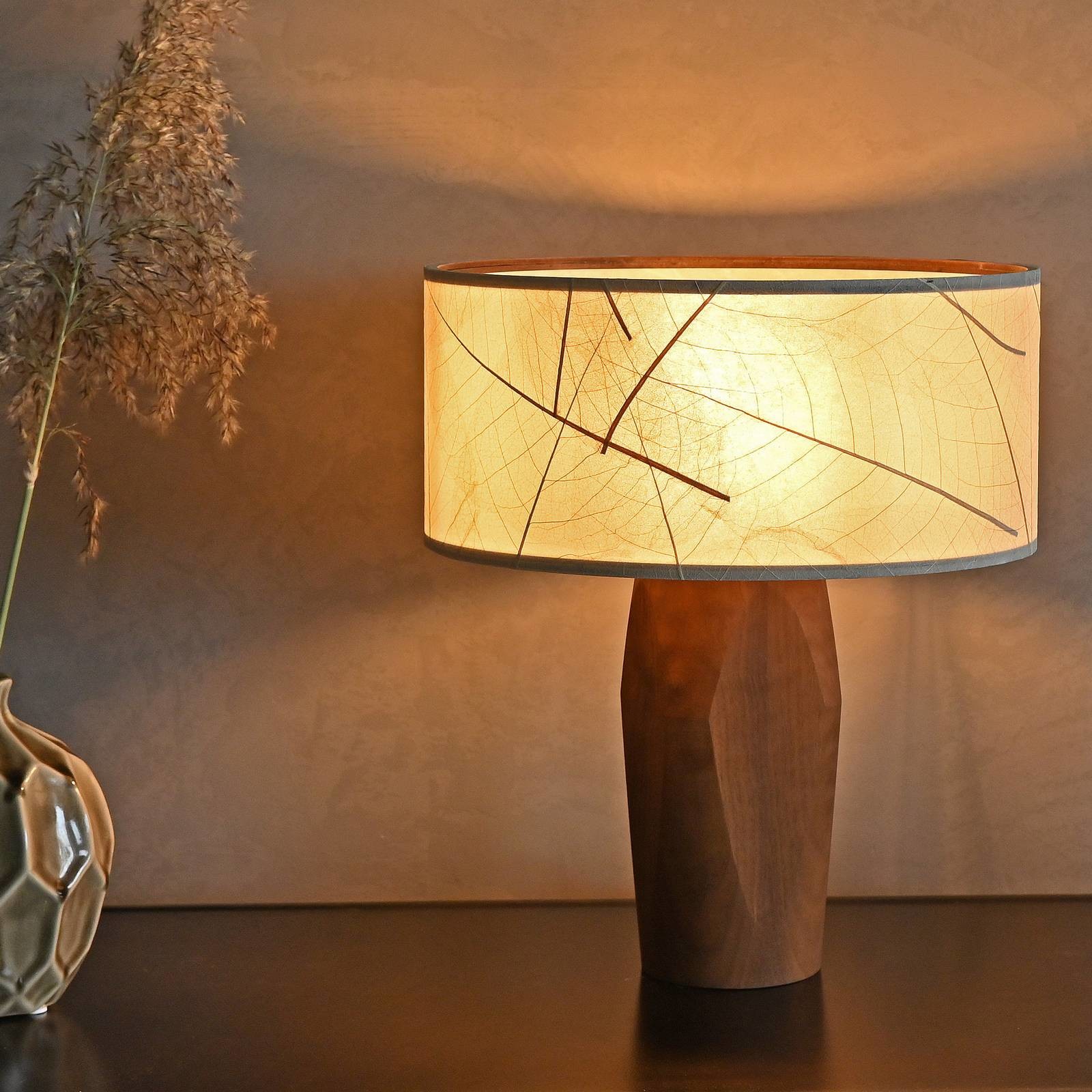 LeuchtNatur LeuchtNatur Pura lampa stołowa LED, orzech/liście